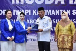 Gubernur Kalsel, Apresiasi Kiprah IWAPI di Kalsel