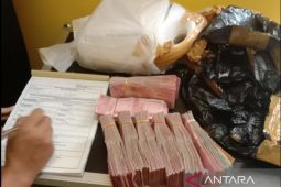 PPIH Surabaya amankan jerigen isi beras dan uang Rp150 juta