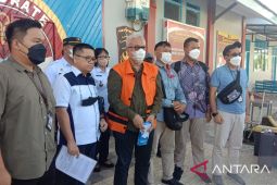 Rutan Ambon tidak izinkan keluarga jenguk tahanan KPK, hanya sebatas titip makanan & barang