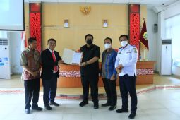 Warga hibahkan lahan kepada Pemkab Samosir