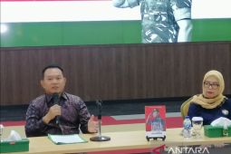 Biografi Jenderal Dudung Abdurachman dibukukan berjudul "Loper Koran Jadi Jenderal"