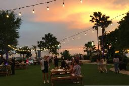 "Escape to OASIS" tongkrongan kekinian di Surabaya rasa Bali