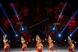 Pagelaran tarian pembukaan PKB di Taman Budaya