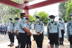12 petugas Rutan Rantau terima penghargaan ungkap penyeludupan narkoba