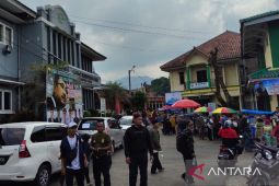 Jamaah calon haji Cianjur diberangkatkan dalam kloter 16