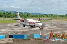Gara-gara bercanda soal bom, mantan Bupati diturunkan dari pesawat