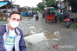 Jalan MT.Haryono Tanjungbalai hancur, Pemkot terkesan tutup mata