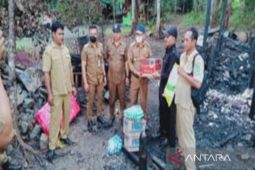 Wakil Bupati Tanah Bumbu salurkan bantuan korban kebakaran