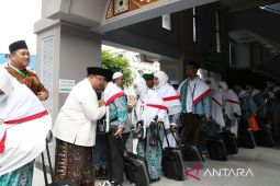 Jamaah haji perlu minum oralit untuk cegah dehidrasi