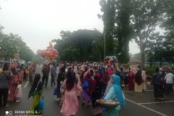 Ribuan warga hadiri pelepasan jamaah calon haji di Lebak
