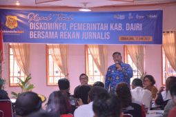 Bupati Eddy Berutu ramah tamah bersama jurnalis