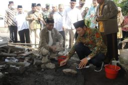 Pemkab Sidoarjo beri hibah Rp150 juta kepada Madrasah Ibtidaiyah NU Jabon