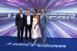 Debut film "Lightyear" kalah dari "Jurassic World" di box office Amerika