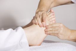 Dokter: kesemutan dan baal merupakan gejala awal gangguan saraf tepi