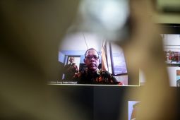 Hakim Itong jalani sidang perdana kasus suap di Pengadilan Tipikor Surabaya