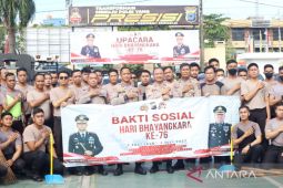 Bersih-bersih tempat ibadah wujud toleransi umat beragama