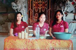 Lomba "loloh" tarik minat pemuda Bali tekuni warisan leluhur