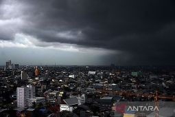 BMKG ingatkan masyarakat waspada potensi hujan lebat di sejumlah provinsi
