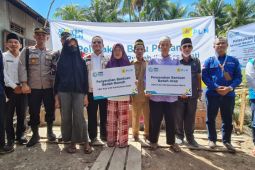 Program bedah rumah YBM PLN Kalbar bantu warga kurang mampu