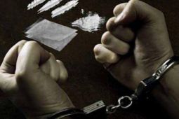 Dua oknum polisi Ditresnarkoba Polda Maluku ditangkap karena terlibat jaringan narkoba