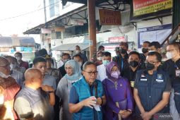 Mendag Zulkifli Hasan: Warga bisa beli minyak goreng curah 10 liter dengan 1 KTP