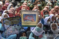 Unjuk rasa tenaga kesehatan di Garut