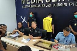 Imigrasi deportasi WNA China langgar izin tinggal