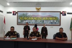 Kejari Mukomuko tahan dua tersangka korupsi dana desa