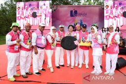 Deby Vinski deklarasikan hari "Anti Aging" pada Tenas 3 di Bali
