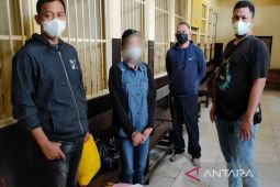 Kasir toko bahan bangunan gelapkan uang Rp130.500.000 hasil penjualan