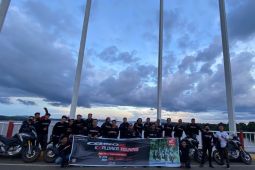 Astra Motor Kalbar gelar CB150X Explore Touring ke Jembatan Tayan