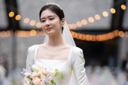 Jang Nara tampil mempesona di hari pernikahannya