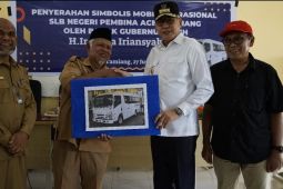 Mudahkan operasional, ini jenis mobil yang diserahkan Nova Iriansyah