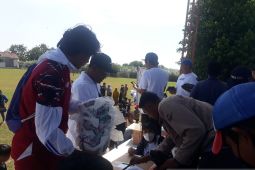 Persik gandeng AFG bagikan 100 bola untuk SSB di Kediri