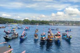 Perlombaan menghias perahu meriahkan HUT Bhayangkara di Manokari