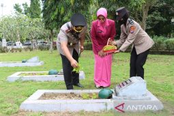 Jajaran Polres Tanah Laut ziarah ke Taman Makam Pahlawan Bumi Tuntung Pandang Pelaihari