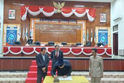 Adet resmi jabat Plt Ketua DPRD Babel