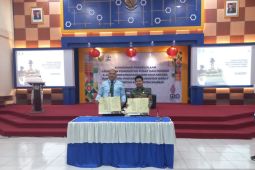 Sinergi pengelolaan keuangan Kepala Kanwil DJPb Kalbar lakukan MoU dengan Bupati Sambas