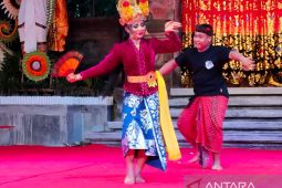 Sanggar Eka Satya Budaya dari Tabanan-Bali edukasi Joged Bumbung sesuai pakem