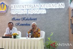 Kanwil DJPb Salurkan Rp 29,721 Miliar Untuk 10.111 Pensiunan Penerima Gaji ke-13