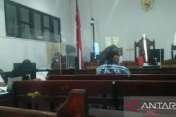 Hakim tegur saksi kasus korupsi Bursel berbelit-belit di persidangan