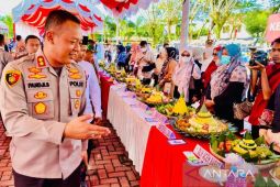 Seratusan nasi tumpeng warnai Kenduri Rakyat HUT Bhayangkara di Polres Aceh Barat