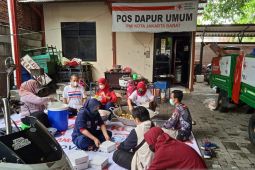 PMI Jakarta Barat siapkan kebutuhan seragam sekolah baru untuk siswa korban banjir di