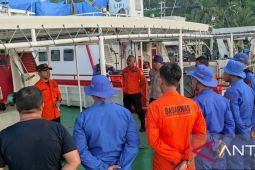Basarnas Ambon lanjutkan misi evakuasi awak KM Rizky Mulia, tenggelam saat angkut gaharu