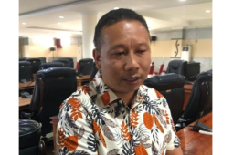 Perusahaan sawit diminta bantu perbaiki jalan di Sintang