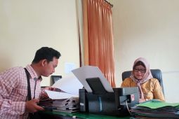 Sebagian pemohon kartu kuning di Disnaker Batanghari untuk melamar ke minimarket