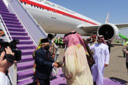 Wapres RI tiba di Madinah disambut pasukan jajar kehormatan militer