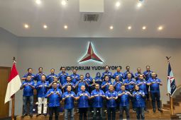 Muslim serahkan SK pengurus 23 DPC Demokrat Se-Aceh