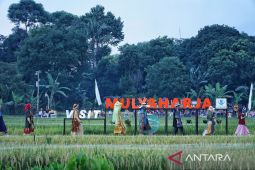 Agrowisata Mulyaharja Bogor jadi panggung perancang busana lokal didukung