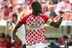 Nottingham Forest datangkan bek Moussa Niakhate
